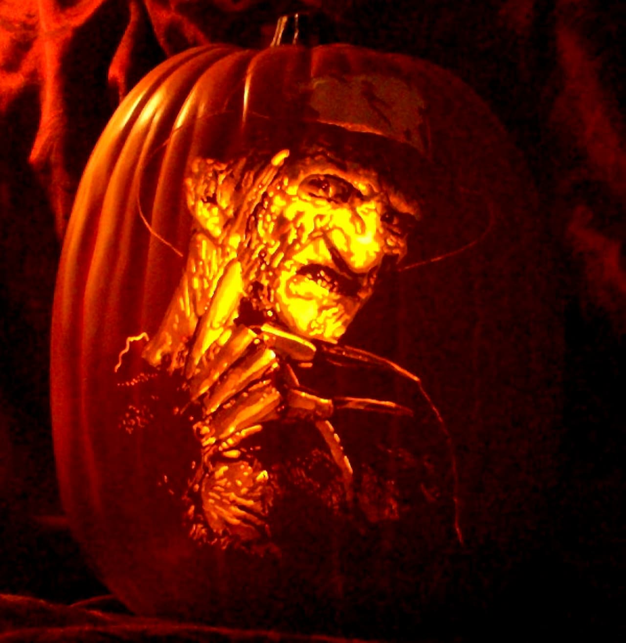 ¡Cuidado con Freddie! De la calabaza puede saltar a tus pesadillas...