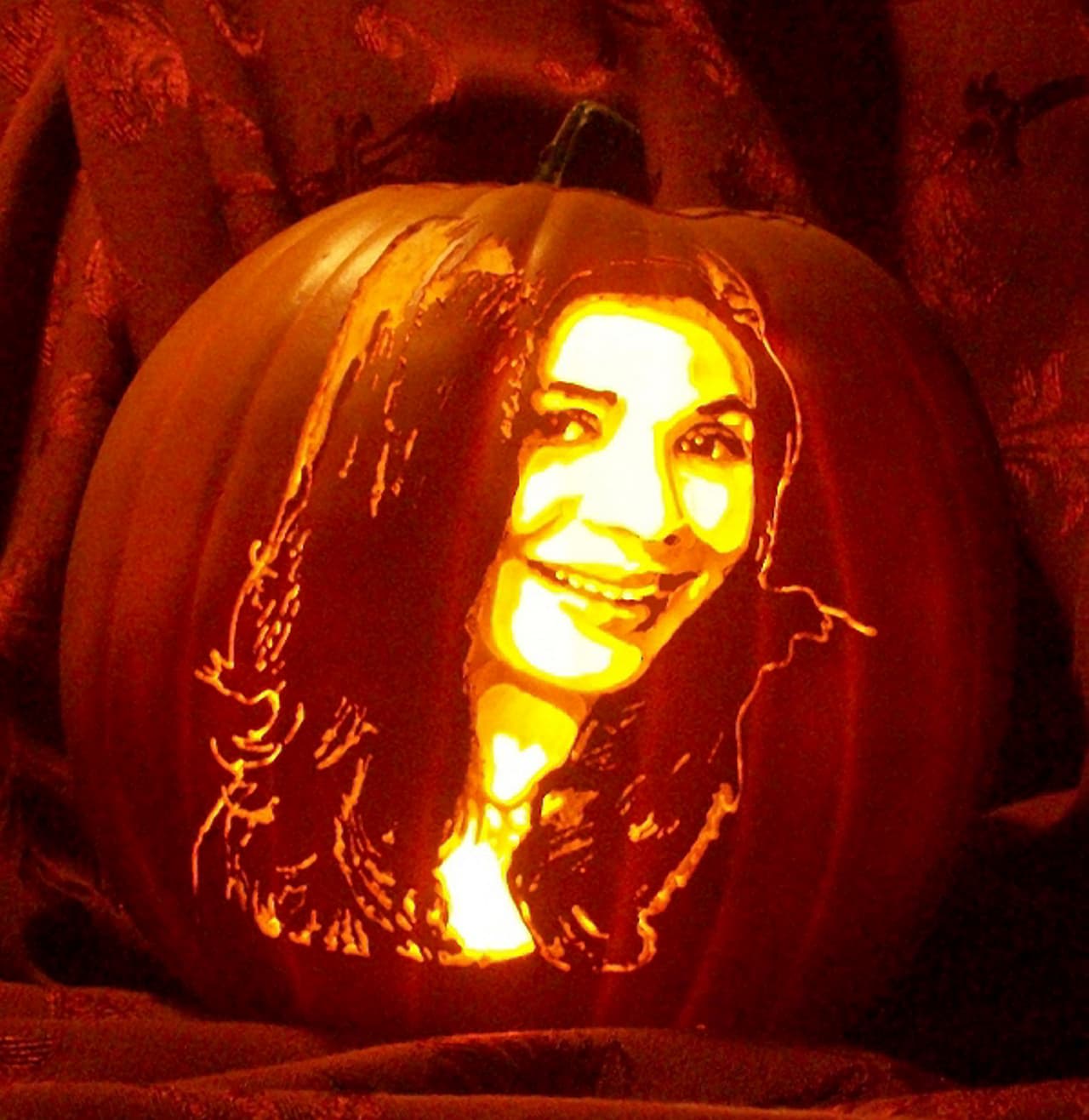 Miranda Cosgrove también podría agregar un poco de dulzura en forma de calabaza.