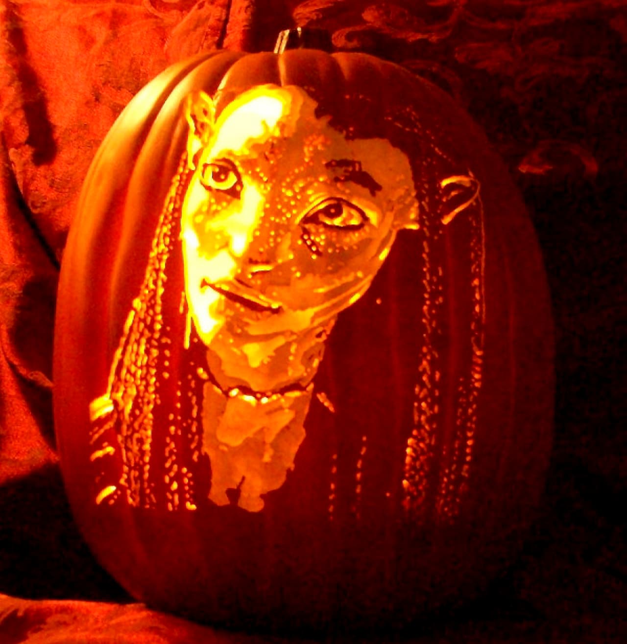 ¿Quieres que tu decoración de Halloween sea memorable? ¡Checa este artista!