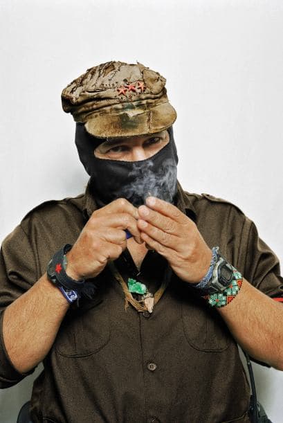 "La irrupción de la guerra en la vida cotidiana del México actual no viene de una insurrección, ni de movimientos independentistas o revoluciones", que el país vivió en el pasado, sino que "viene, como todas las guerras de conquista, desde arriba, desde el poder", dijo Marcos en la carta.