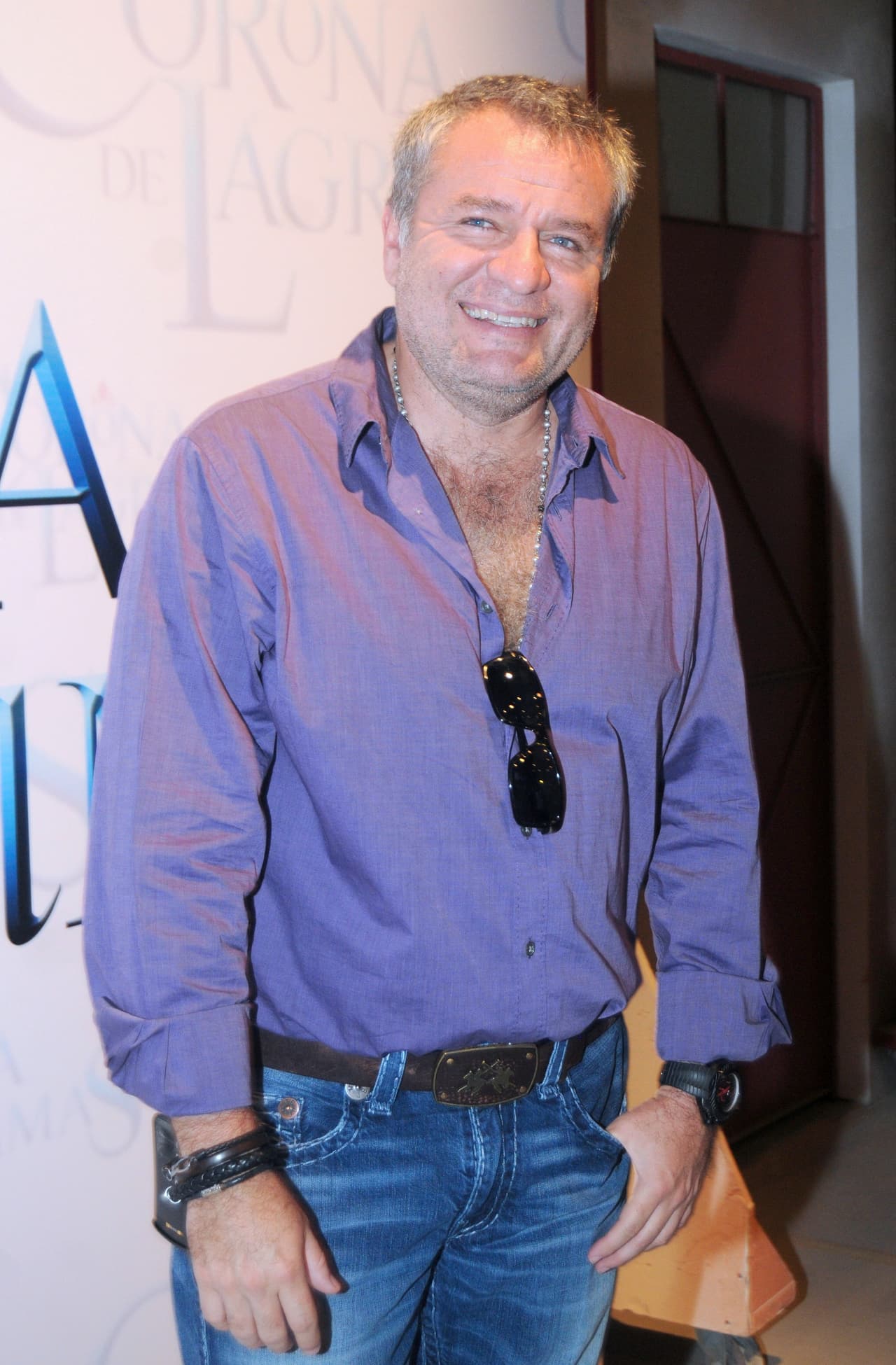 “Si mi papá entra a mi casa, es para vernos a nosotras, es normal”, declaró la joven actriz, a quien próximamente veremos en pantalla con 
<a href="https://www.univision.com/shows/el-dragon" target="_blank">‘El Dragón’</a>.