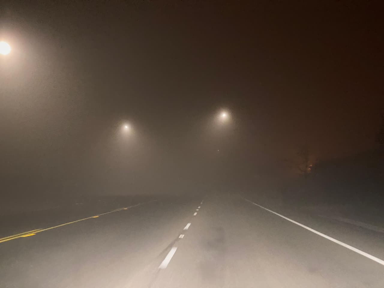 Calidad del aire en el Valle Central alcanza niveles peligrosos, y mantienen alerta por neblina