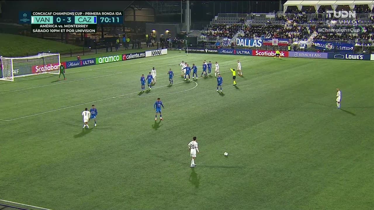 ¡TIRO ATAJADO! disparo por Mohamed Amissi.