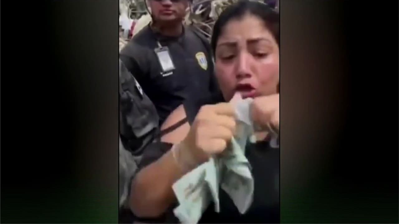 Un policía en Venezuela es señalado por presuntamente intentar quedarse con una bolsa de dinero