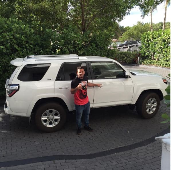 <b>José Altuve</b> es figura clave esta temporada para los Astros de Houston y tiene un gusto marcado por las camionetas, como esta 
<b>Toyota</b> 
<b>4Runner</b> que con mucho orgullo presumió en sus redes sociales.