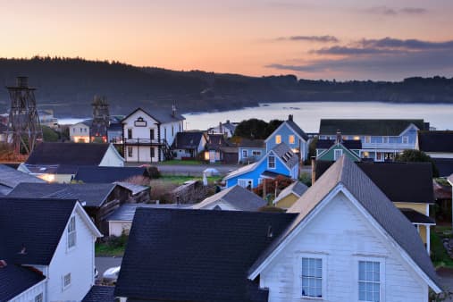 <b>6. Mendocino, California.- </b>Pese a que ahora se ha convertido en una ciudad rustica y elegante, esta pequeña ciudad de 894 habitantes tiene orígenes humildes, con casas y edificios madera, que figuran dentro de la lista de registro de lugares históricos del país. 
<br>