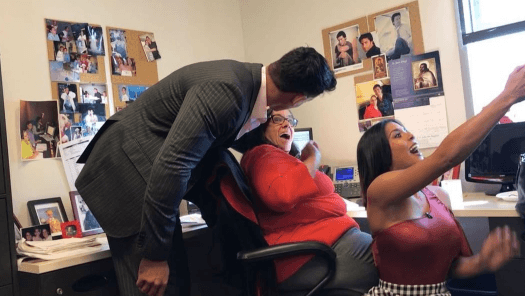 También lo vimos haciendo travesuras, y repartiendo uno que otro beso por la casa.