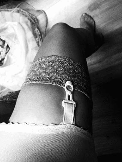 Mientras grabó la serie 'Blue Demon', en la que interpretó a la esposa de este famoso luchador mexicano, Ana Brenda presumió el vestuario que usaba para el proyecto. "Ser mujer no era tarea fácil en 1950...Bueno, ni en 2016", mencionó la artista.