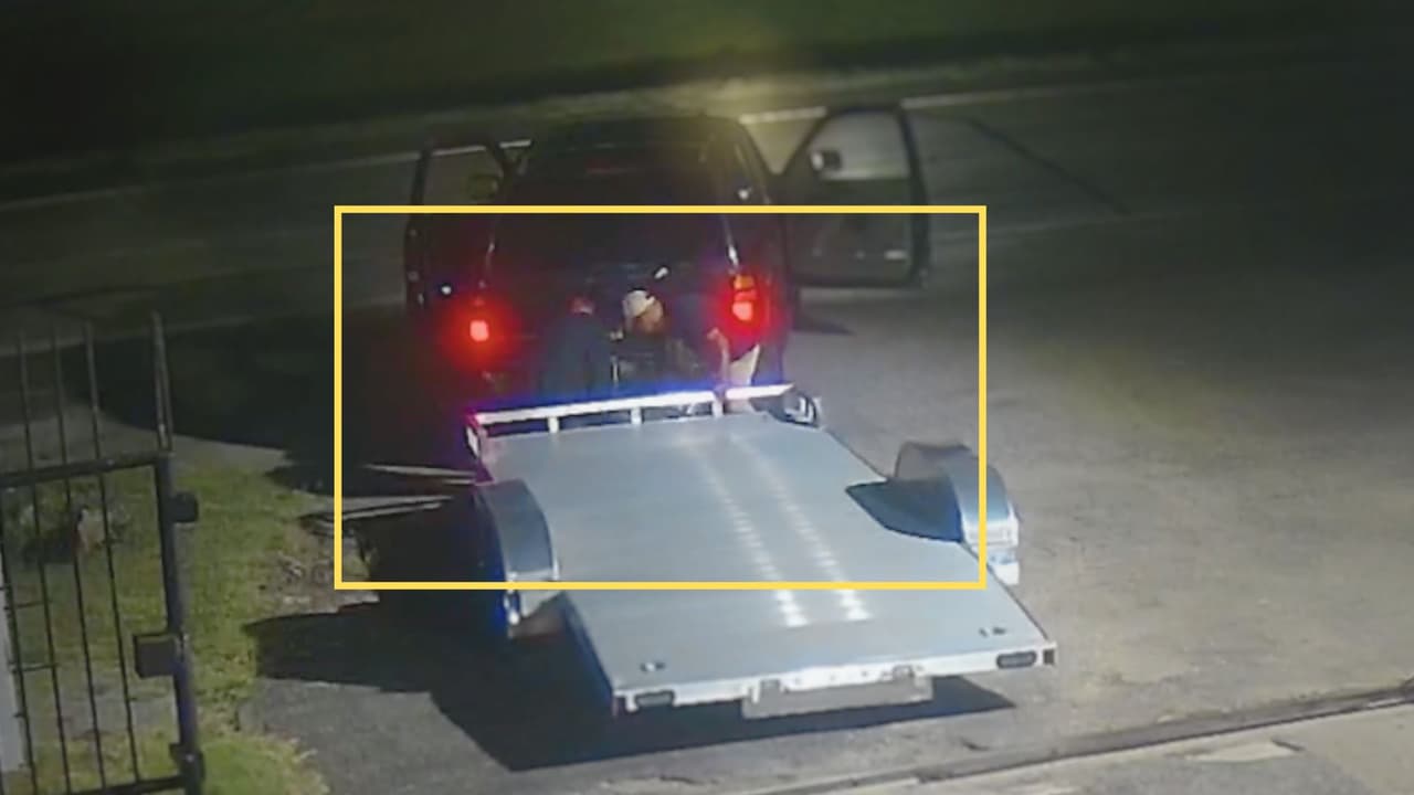 Fingen ser clientes y roban de un negocio un remolque valorado en más de $12,000 