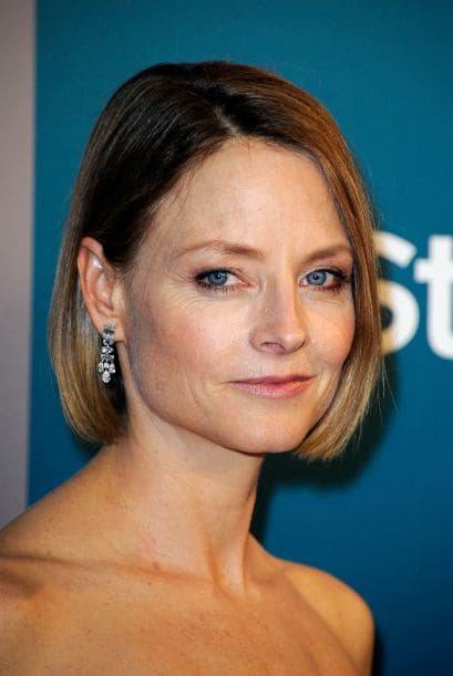 La doble ganadora del Oscar de la Academia, Jodie Foster, se graduó en 1983 de la universidad de Yale con un título doble en literatura comparada e historia de las naciones.
