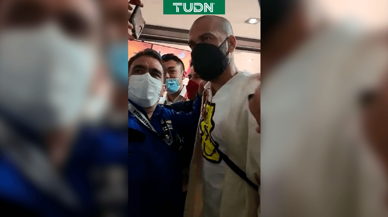 ¡Ya llegó! Dani Alves aterriza en México para firmar con Pumas