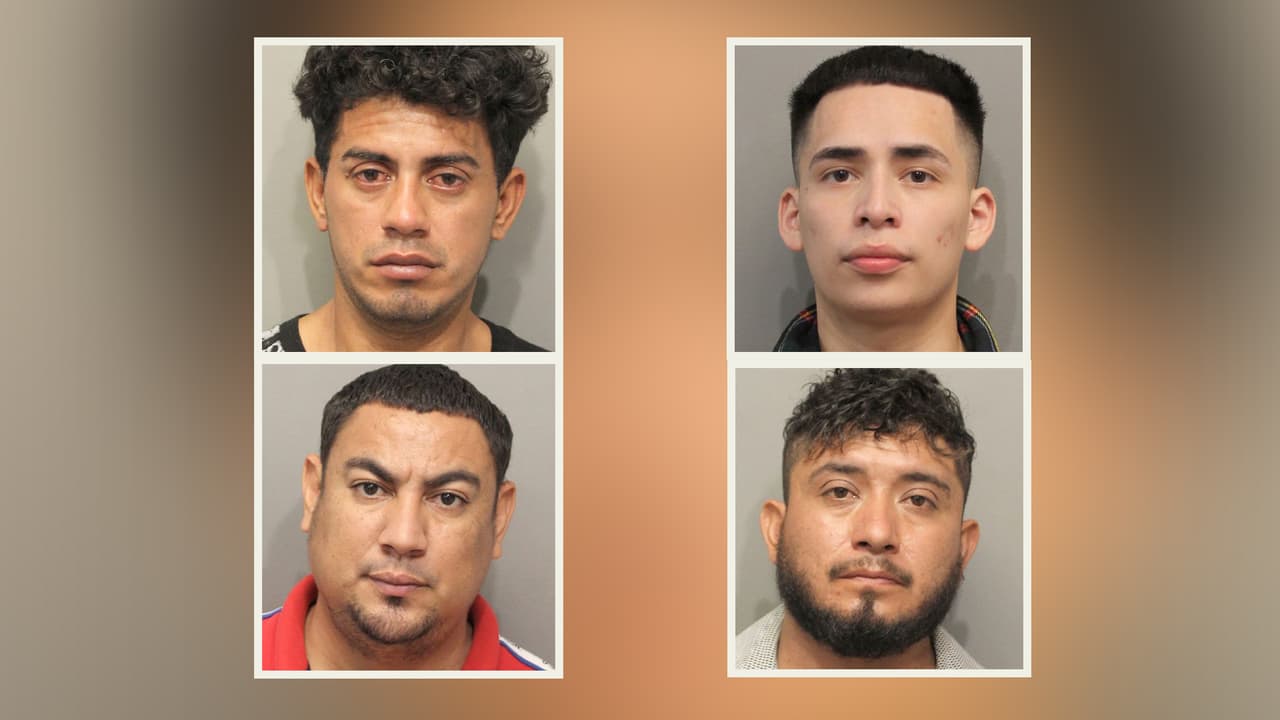 Oficiales del precinto 4 de la oficina del sheriff del condado Harris realizaron operativo de sobriedad durante la celebración de
<b><a href="https://www.univision.com/temas/ano-nuevo">Año Nuevo</a></b>. En total 32
<b><a href="https://www.univision.com/temas/sospechosos">sospechosos</a></b> fueron
<b><a href="https://www.univision.com/temas/arrestos">arrestadas</a></b>.