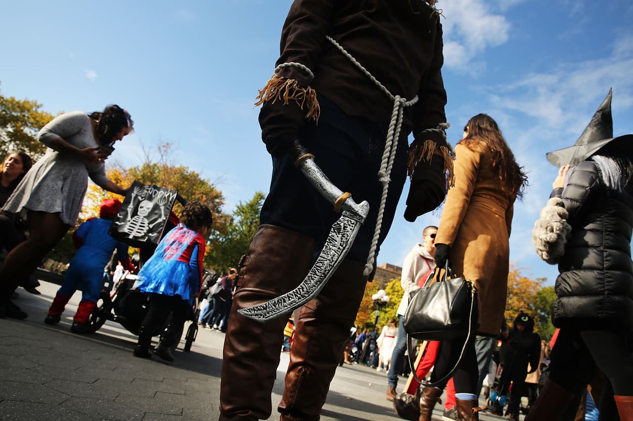 Miles de personas acuden a la edición 42 del desfile anual de Halloween en Greenwich Village, el cual se ha convertido en uno de los más grandes del país.