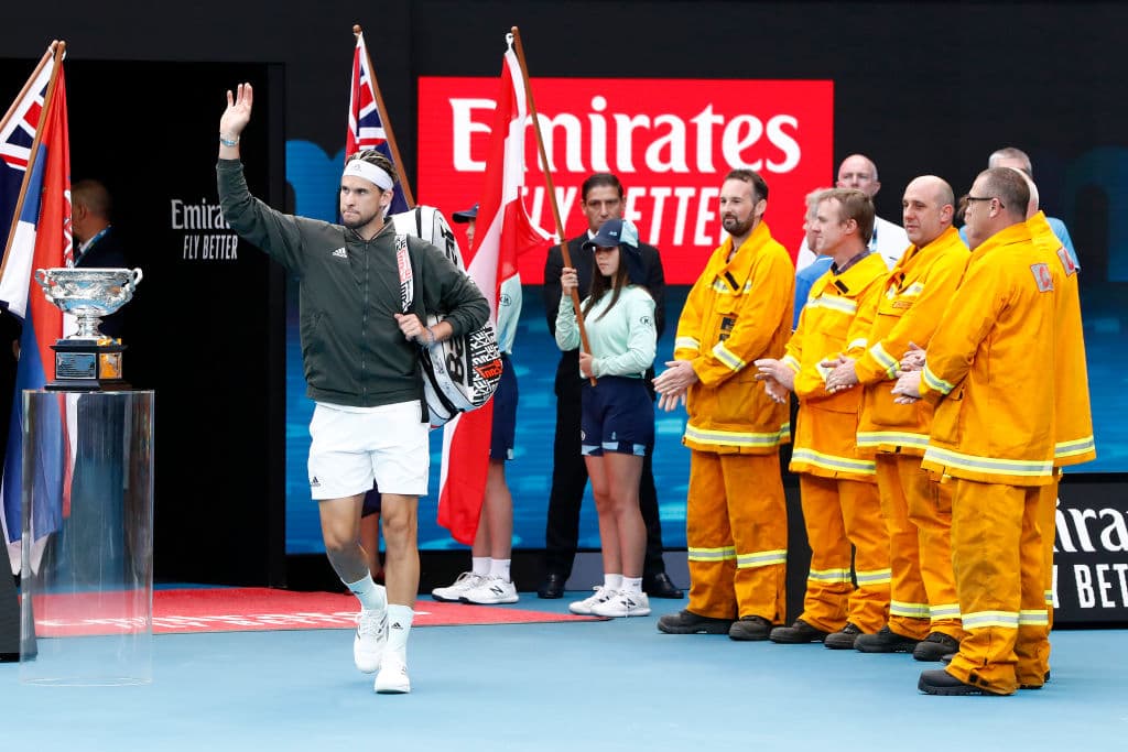 Con una gran remontada, Djokovic vence al austriaco Dominic Thiem con parciales de 6-4 / 4-6 / 2-6 / 6-3 / 6-4 y, por octava ocasión, se lleva el Australian Open y vuelve a ser el número uno.