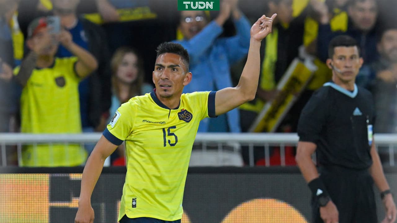 Ángel Mena se despide de La Tri en el duelo ante Bolivia