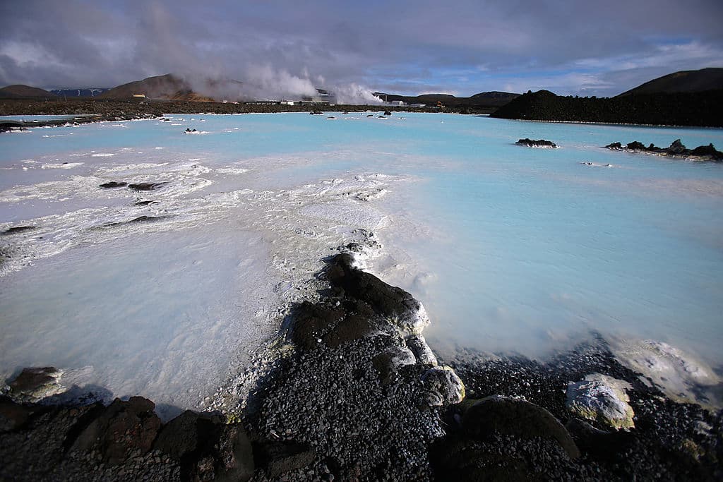 La Laguna Azul, una maravilla natural en Islandia que está en riesgo por la amenaza de erupción volcánica