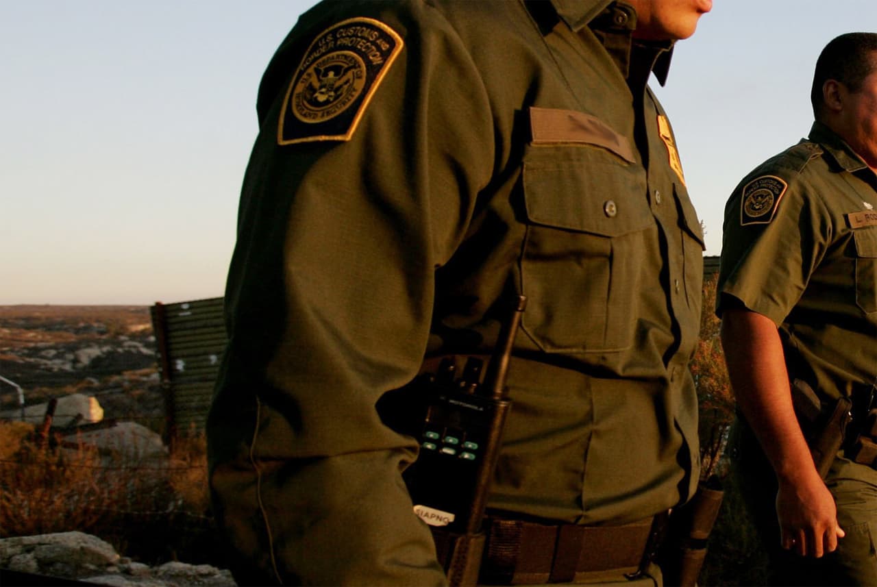 Atacan a balazos a oficiales de CBP en la frontera de Ciudad Juárez y El Paso