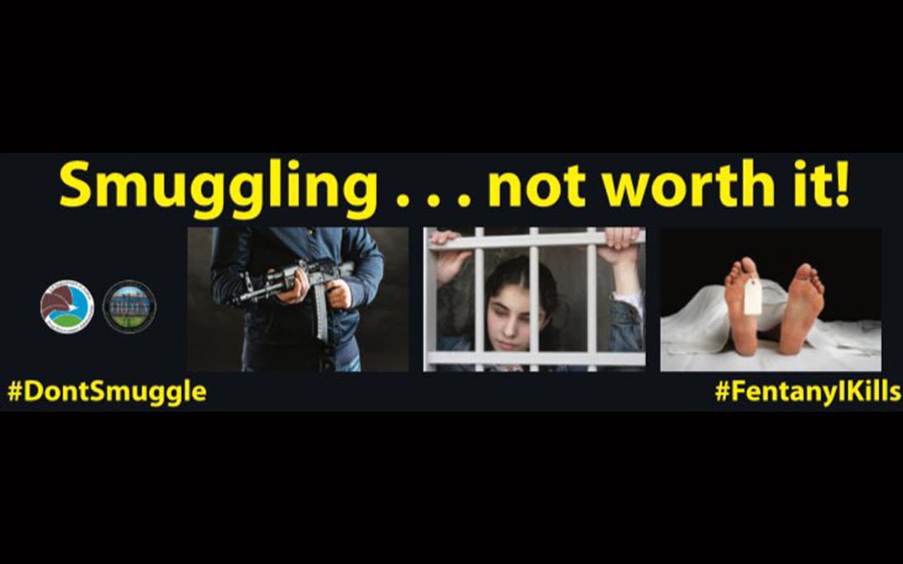 "El tráfico… ¡no vale la pena!", la valla en la frontera que advierte del peligro del narcotráfico