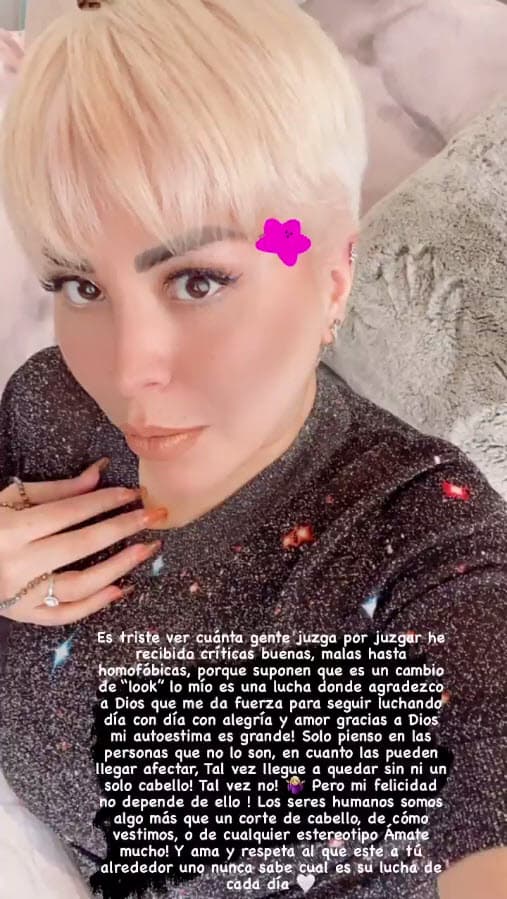 Más tarde, decidió contestar a quienes la criticaron por su nuevo estilo: "Es triste ver cuánta gente 
<b>juzga por juzgar</b>", inició en su mensaje compartido en una de sus historias de Instagram.
<br>