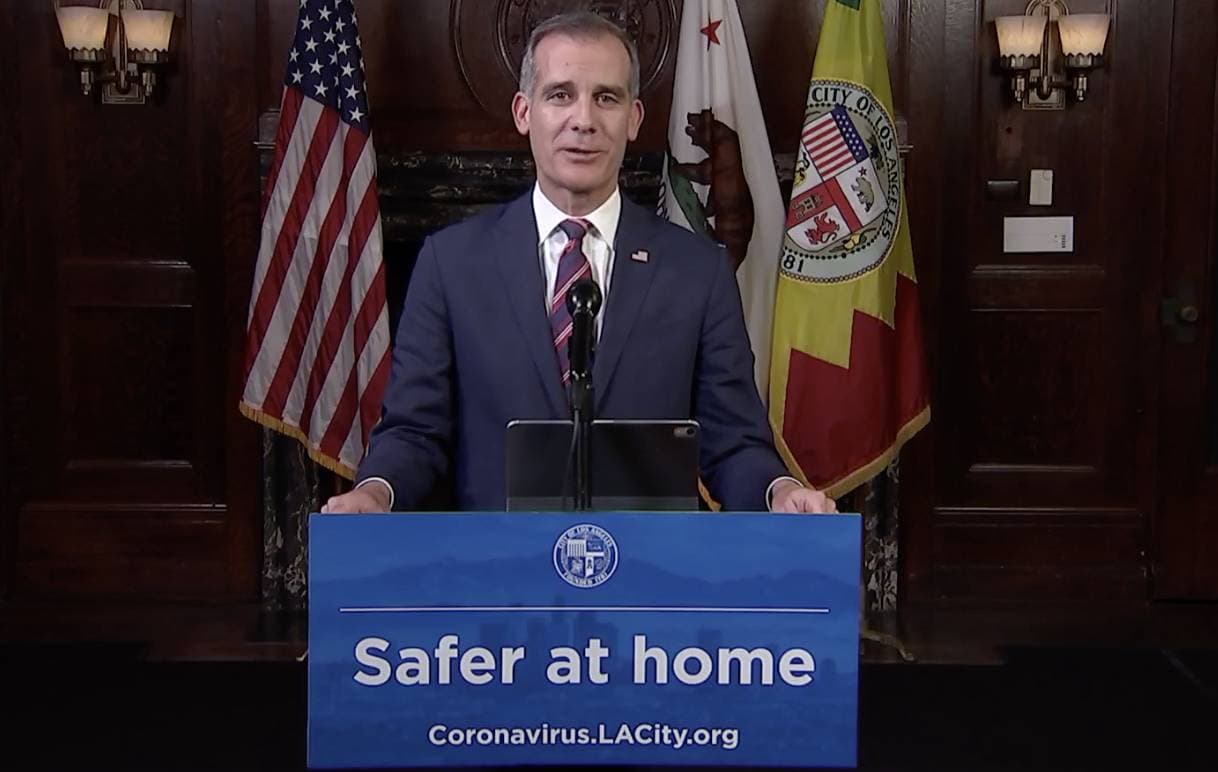 Alcalde Garcetti asegura que cada 20 minutos muere una persona por coronavirus en Los Ángeles