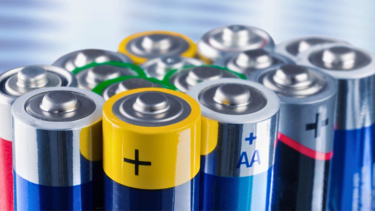 La medida, impulsada en 2015, busca 
<b>fomentar la preparación ante huracanes, tornados, inundaciones y otros desastres naturales</b>. Según el Contralor de Texas, Glenn Hegar, 
<b>los consumidores podrían ahorrar en total unos 2.3 millones de dólares este año gracias a esta exención.</b>