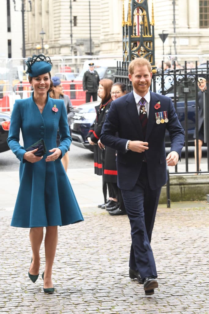El esperado bebé de los duques de Sussex no ha nacido y prueba de ello fue la asistencia del 
<b><a href="https://www.univision.com/temas/principe-harry" target="_blank">príncipe Harry,</a></b> este jueves, a la misa de conmemoración y acción de gracias del Día de Anzac, junto a su cuñada 
<b><a href="https://www.univision.com/temas/kate-middleton" target="_blank">Kate Middleton</a></b>. El evento se realizó en la Abadía de Westminster, a unas 24 millas de distancia del castillo de Windsor, muy cercano a la nueva residencia del pelirrojo nieto de la reina Isabel y Meghan Markle.