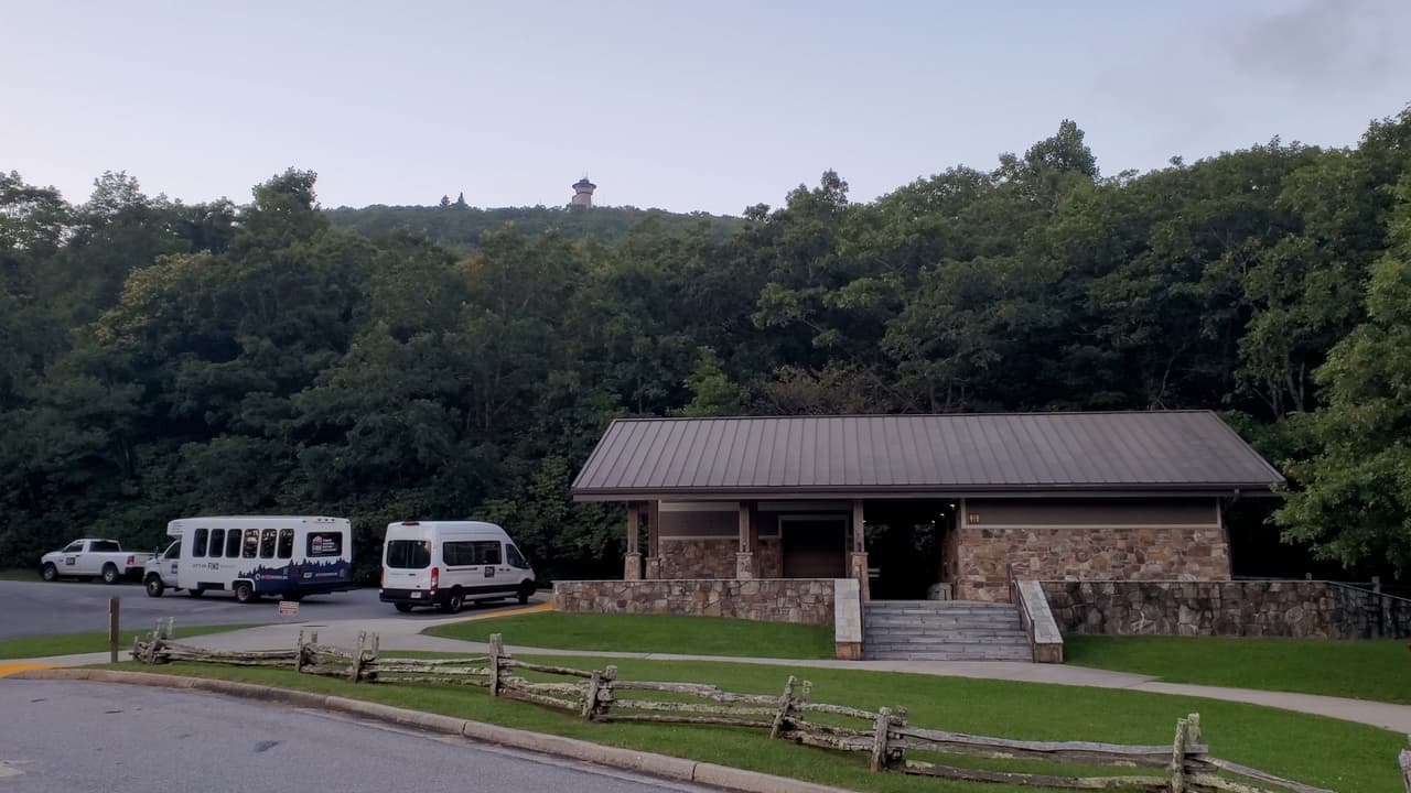 En el lugar encontrarás áreas de picnic con excelentes vistas.