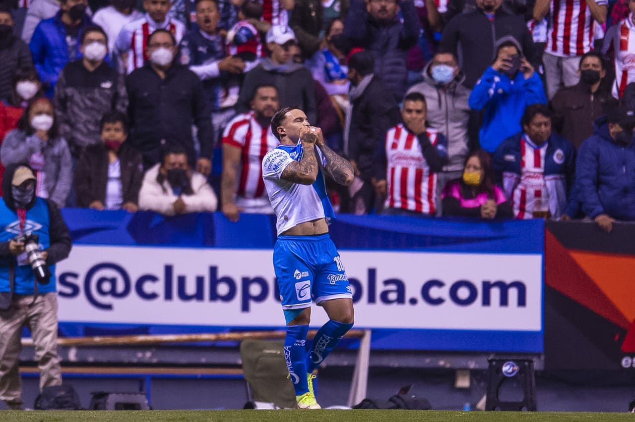 Pero al 17, ‘Tiba’ Sepúlveda cometió una falta en el área. Christian Tabó cobró y anotó el empate.