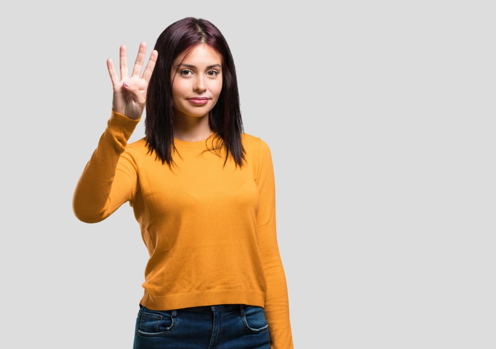 <b><u>Los que nacieron con el número 4 (4, 13, 22 o 31)</u></b>
<br>Independientes y prácticos, confiables, con los pies bien plantados sobre la tierra
<br>Entre los matices, están los que nacieron un 4, son muy buenos para los detalles, organizados, honestos, perfeccionistas, reservados.