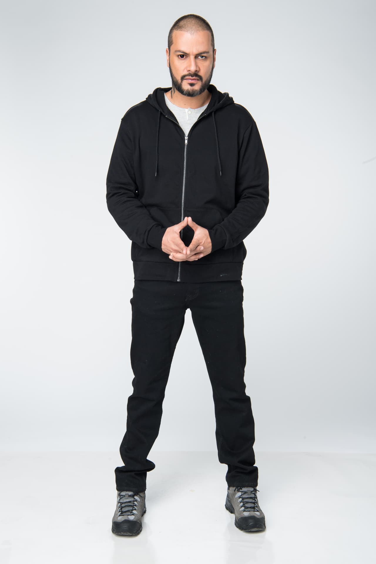 El coronel Santamaría (Tommy Vasquez) regresará con más fuerza y violencia para acabar con 'La piloto'.