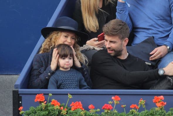 Mami lo ayudó a despertar.