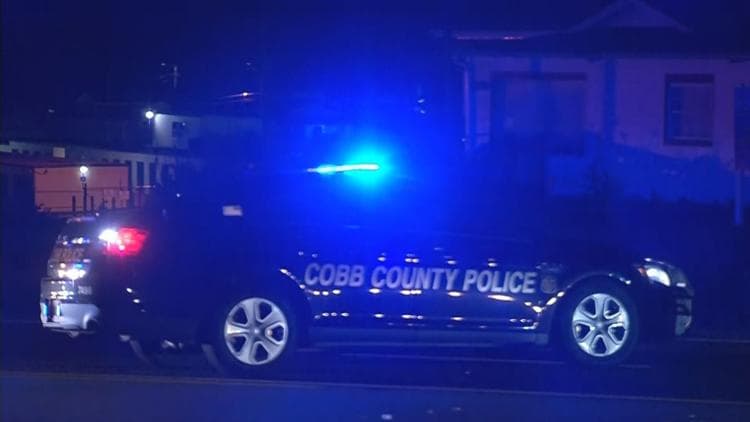 Colisión de auto con reporte de robo deja un muerto en el área de Atlanta