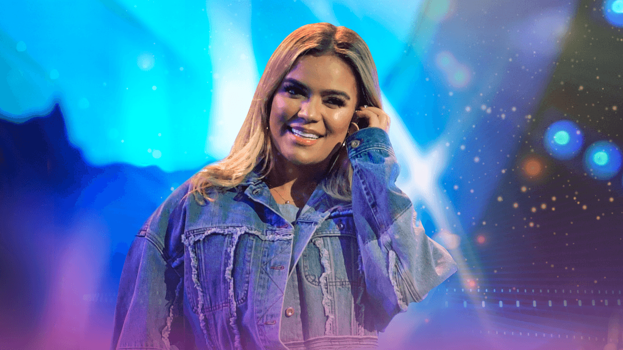 Karol G canta Créeme