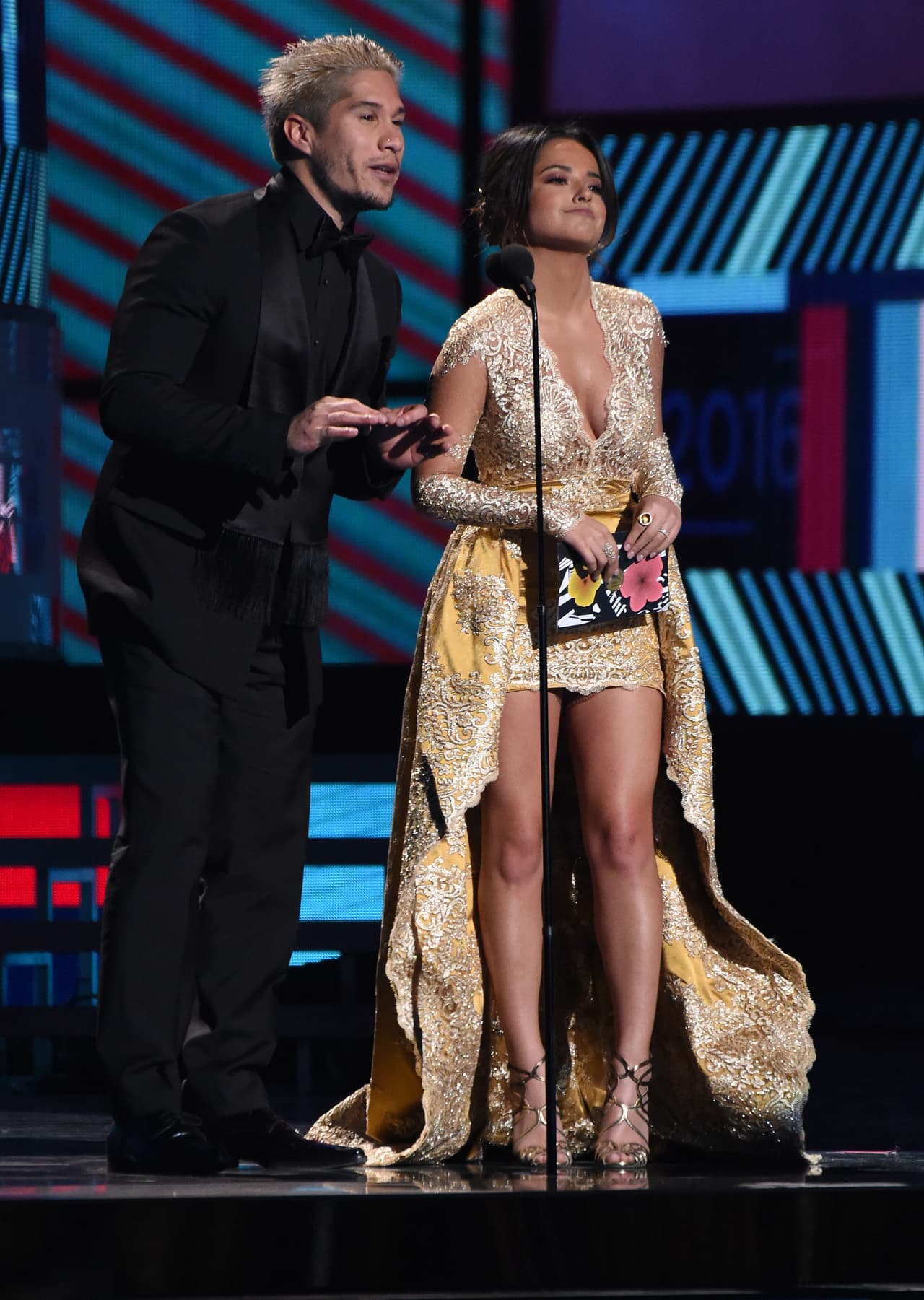 Conoce Rebbeca Marie Gomez, Becky G, la guapísima novia del delantero de los Estados Unidos Sebastián Lletget.