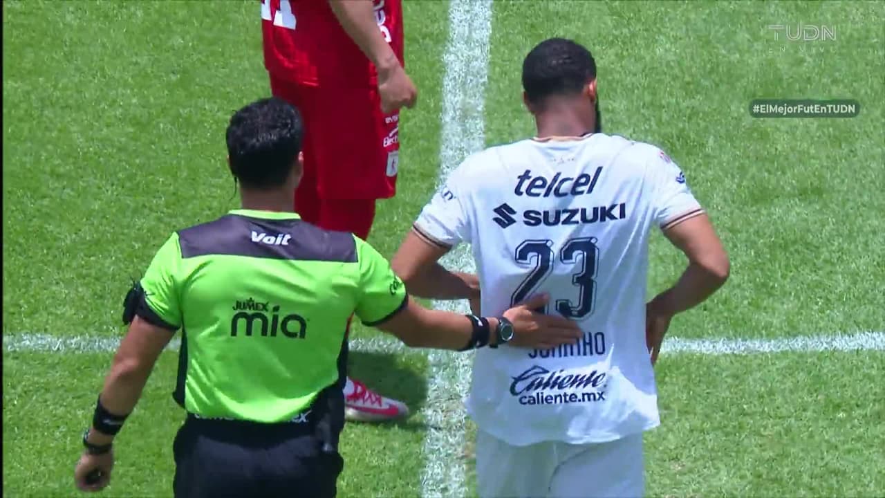 ¡Inesperado! Pumas cambia de uniforme para el segundo tiempo