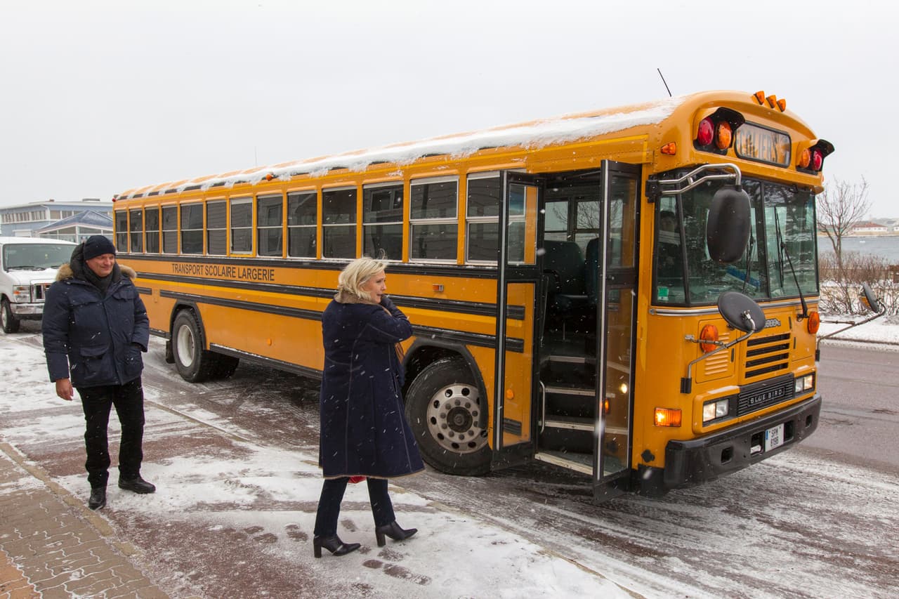 <b>Condado de Lee: </b>"A nuestras familias de las escuelas del condado de Lee, debido a la posibilidad de clima invernal el viernes 8 de enero, las escuelas del condado de Lee están cerradas para los estudiantes y el personal".