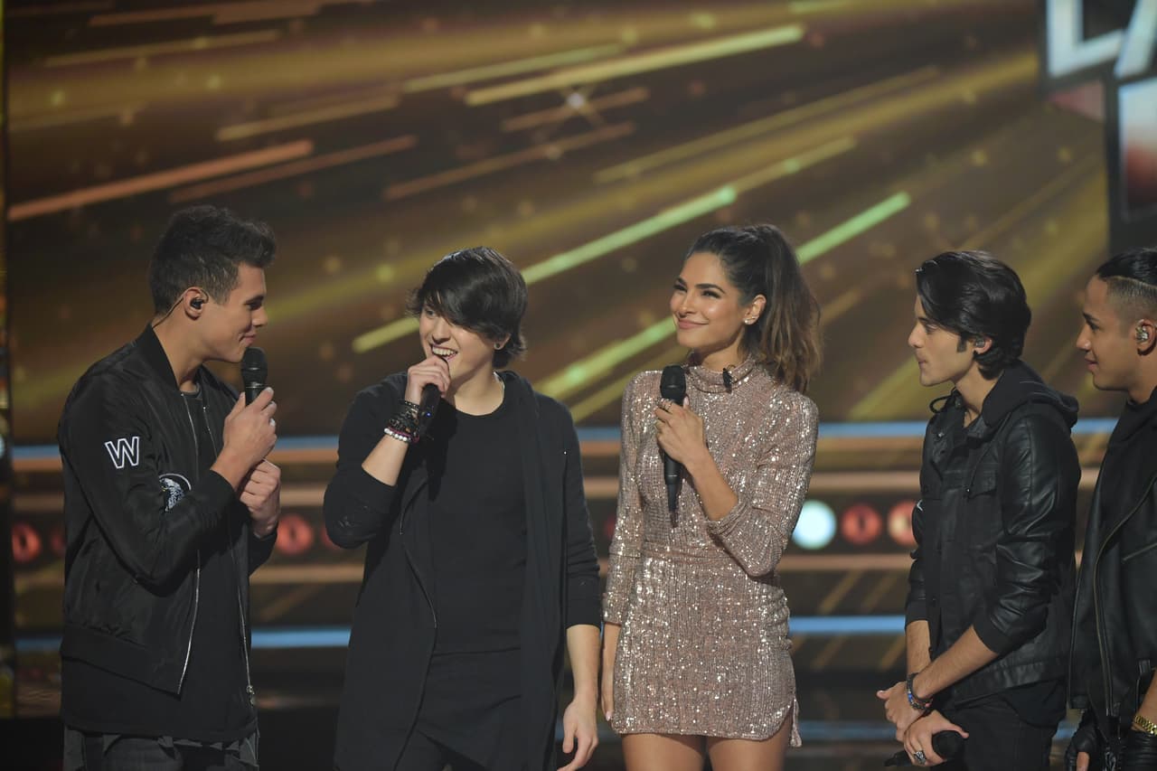 Ale fue la más feliz recibiendo a los chicos.