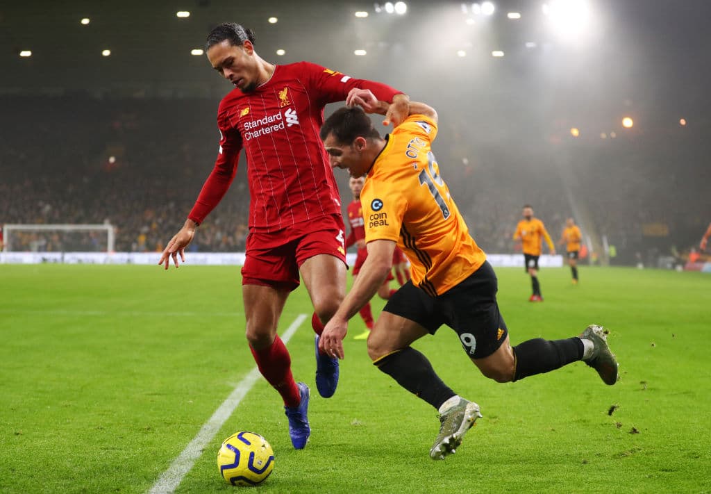 Con goles de Jordan Henderson y Roberto Firmino, Liverpool gana y alarga su racha de victorias a 14.