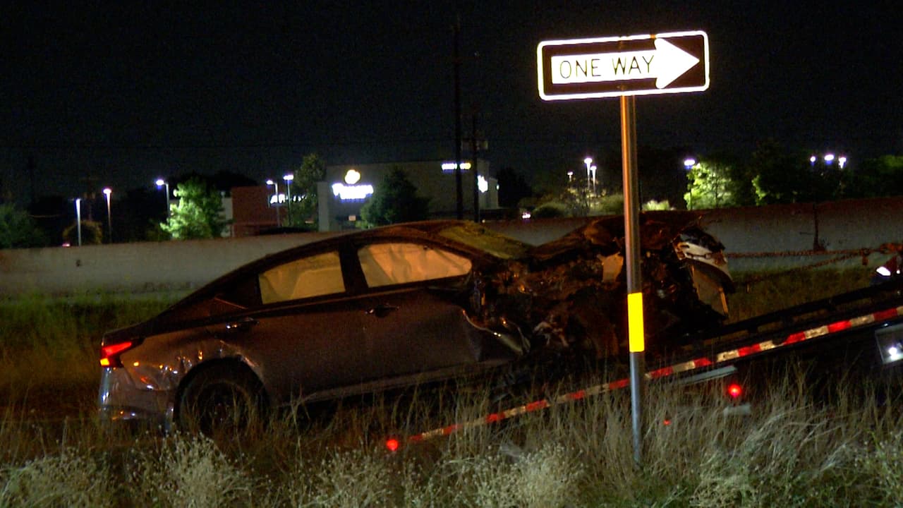 Arrestan a conductor tras chocar con otro carro en el Loop 1640 