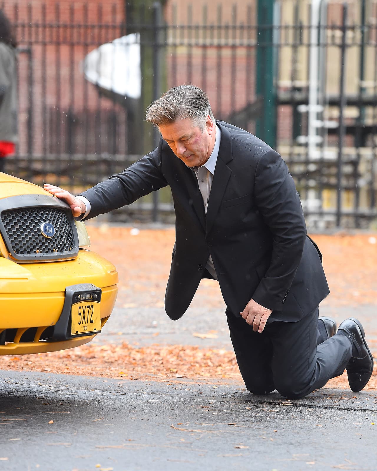 Le tomó un minuto recobrar el sentido.