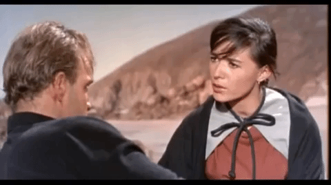 Al año siguiente, la histrión logra catapultar su carrera y llega a Hollywood con la película 'El rostro impenetrable', donde intérpreto el papel de 'Luisa' al lado del legendario actor Marlon Brando, quien también fue el director.