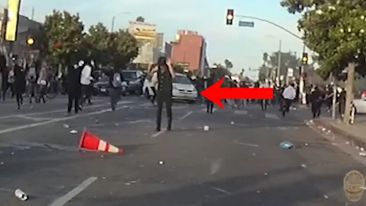 LAPD revela video de disparo hacia un manifestante durante una protesta en Los Ángeles