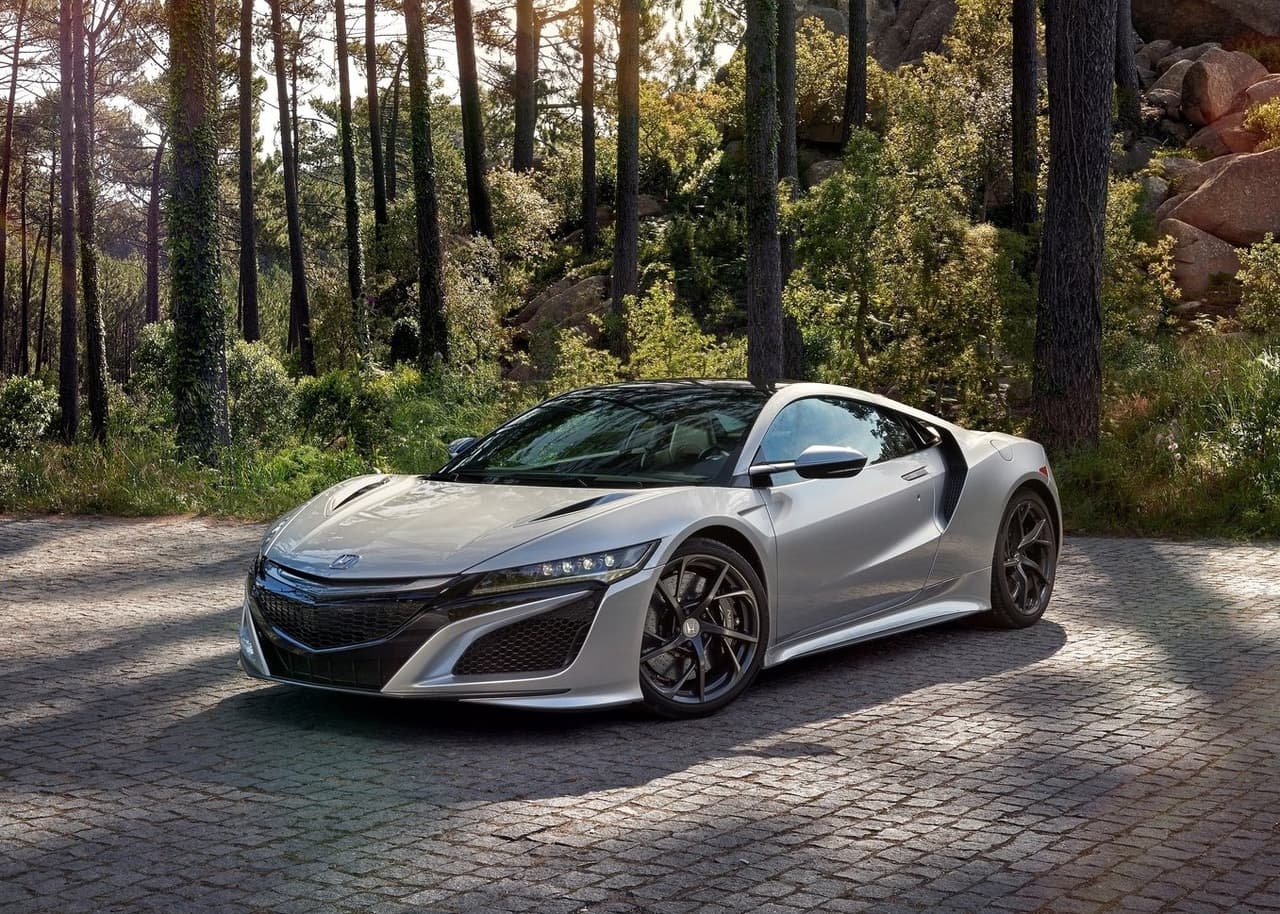 <h3 class="cms-H3-H3"><b>22. Honda NSX</b></h3>
<br>
<ul>
 <li><b>Menciones semanales en Twitter:</b> 4,647</li>
 <li><b>Total de menciones en Instagram:</b> 1.2 millones</li>
 <li><b>Total de publicaciones en Reddit:</b> 1,270</li>
 <li><b>Puntaje de popularidad:</b> 2.65</li>
</ul>