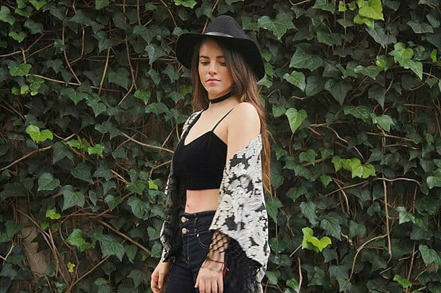 Su primera oportunidad en una telenovela se dio en 'La Sombra del Pasado', donde Alexis Ayala era el villano.