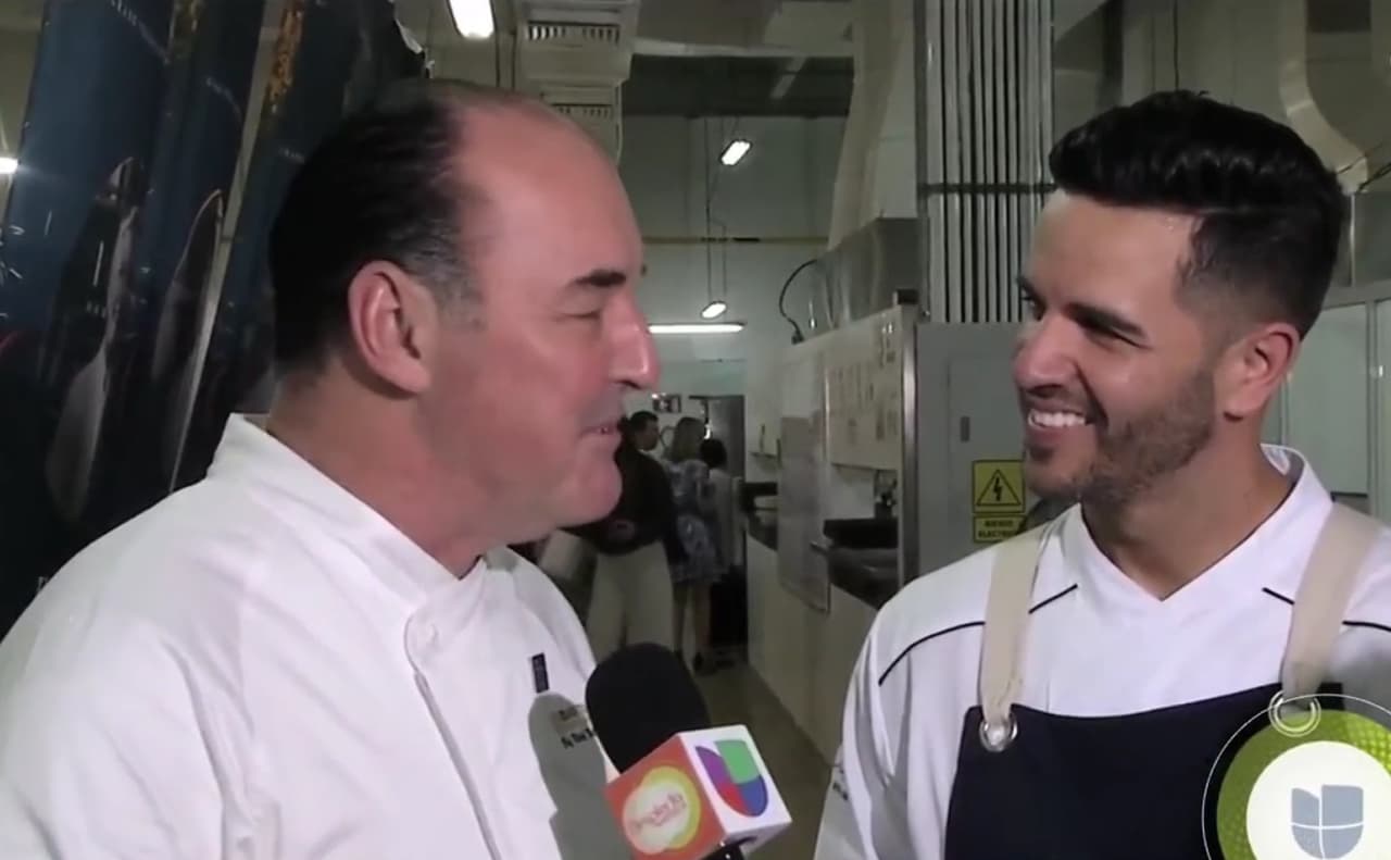 Yisus hizo grandes amistades en su visita a México, entre ellos el chef anfitrión del Grand Velas Riviera Maya.