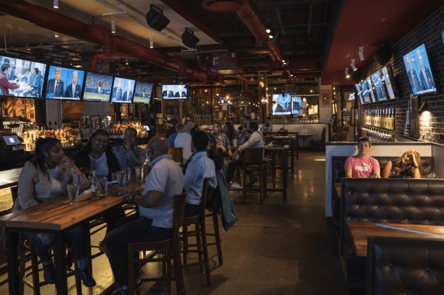 La venta de alcohol será permitida hasta las 11 p.m.