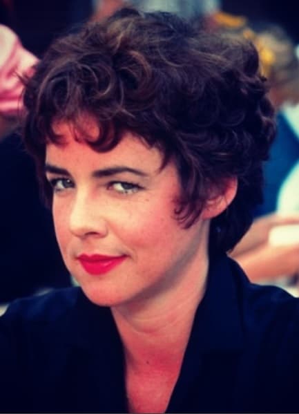Stockard Channing dio vida a la polémica y rebelde 'Rizzo'. La actriz fue la más grande del elenco juvenil, pues en 1978, cuando se filmó la cinta, ella tenía 33 años de edad.