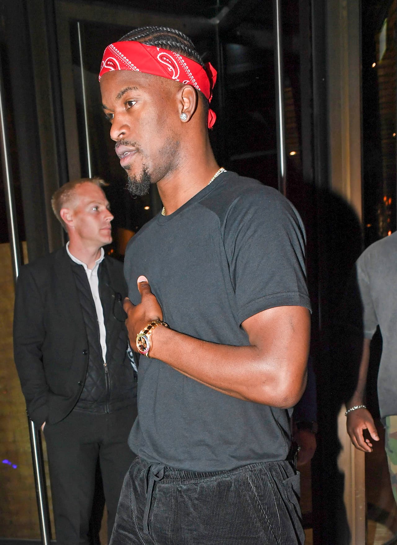 Luego de ser captada en su salida a cenar con Jimmy Butler, 
<b><a href="https://www.univision.com/famosos/shakira-pique-cantante-encuentro-abogado" target="_blank">Shakira regresó a España</a></b> el pasado fin de semana, según reportaron Vanitatis y la agencia Europa Press. 
<br>