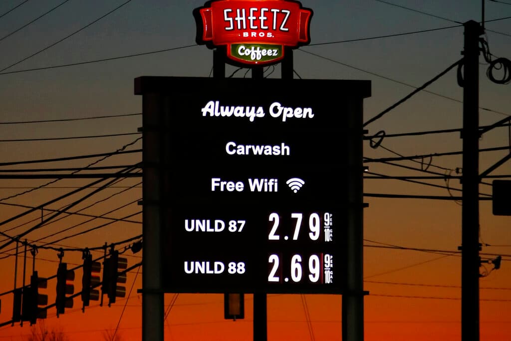 También esta semana Sheetz, la cadena de cafeterías y tiendas de conveniencia, anunció que aumentará los salarios de sus 18,000 trabajadores en $2 por cada hora, a partir de este 21 de mayo.