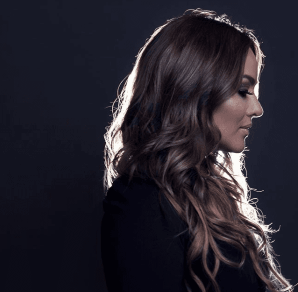 Mayeli inició con un proyecto de pestañas diseñadas por ella misma y además, son 100% mink.